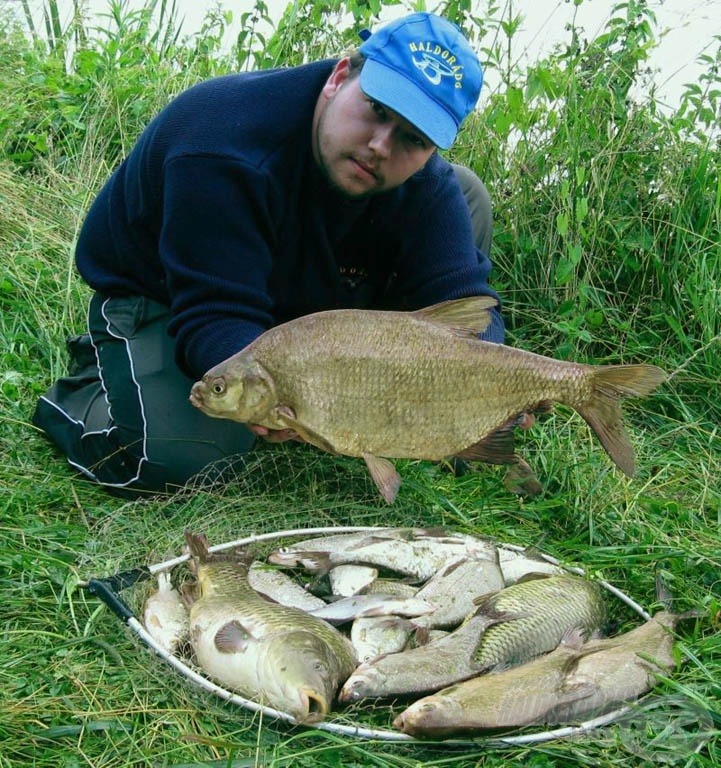 A 12 kg vegyes halzsákmányt a kapitális dévér koronázta meg