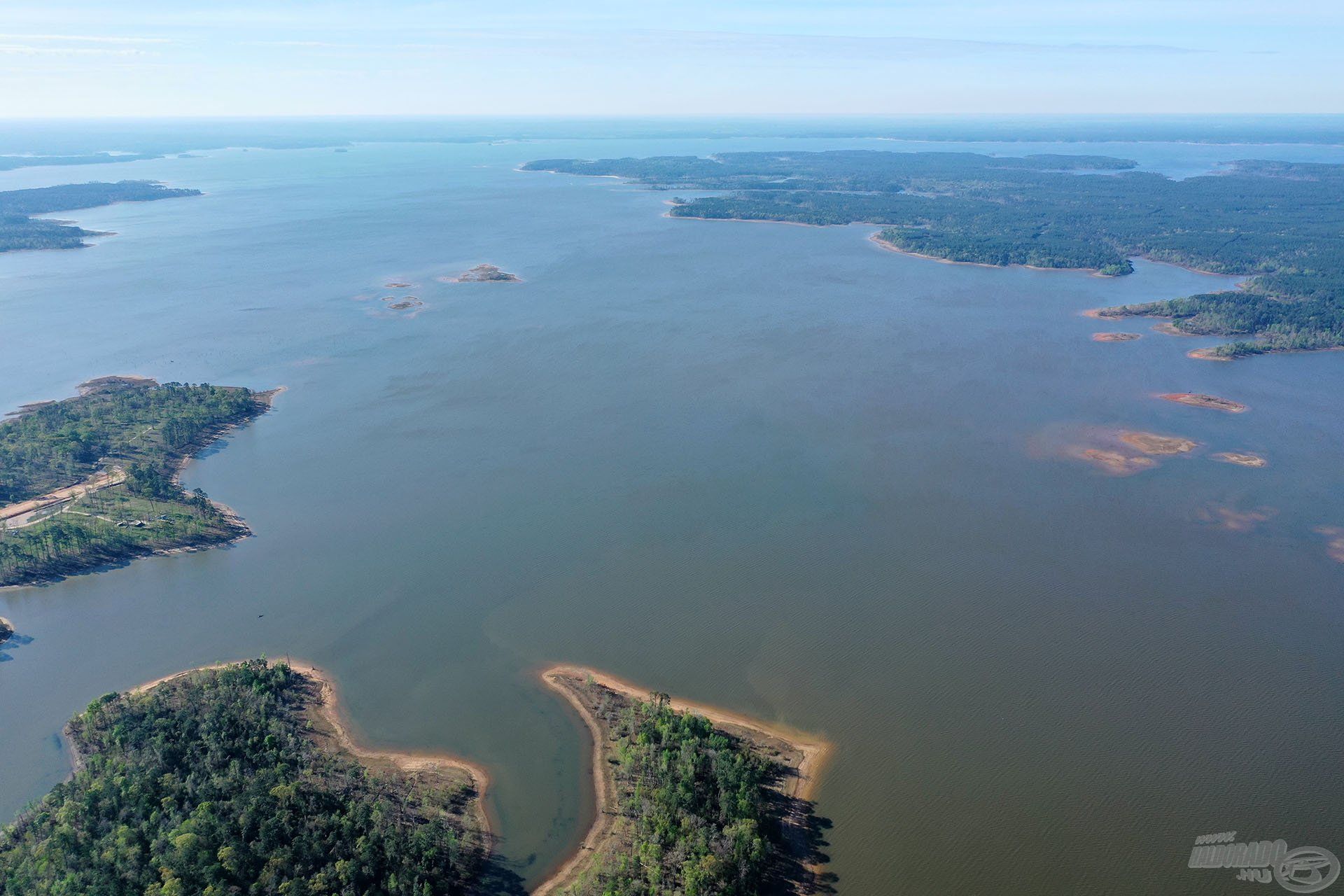 Közös horgászatunk Texasban, a Sam Rayburn víztározón kezdődött, amely egy közel Balaton méretű, mesterségesen létrehozott vízterület