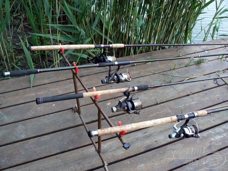 A Nevis és a vetélytársak: Okuma Longbow 50, Shimano Super Baitrunner XTEA 6000, Nevis Carp Feeder 6000 és Okuma Travertine 55