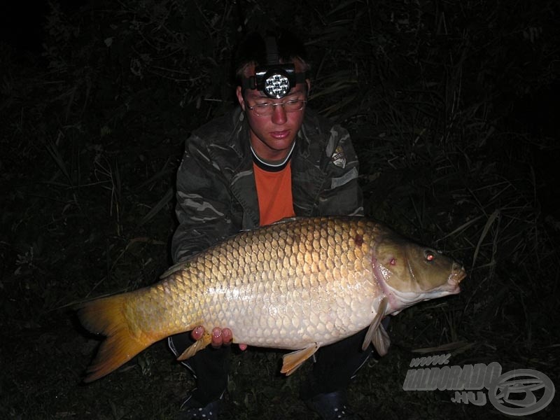 Ez az éjszaka hozta meg a túra legnagyobb halát is, amely kereken 11 kg-ot nyomott. Ez a példány nyílt vízről érkezett, a kb. 120 m-re bevetett gyümölcsös golyóra