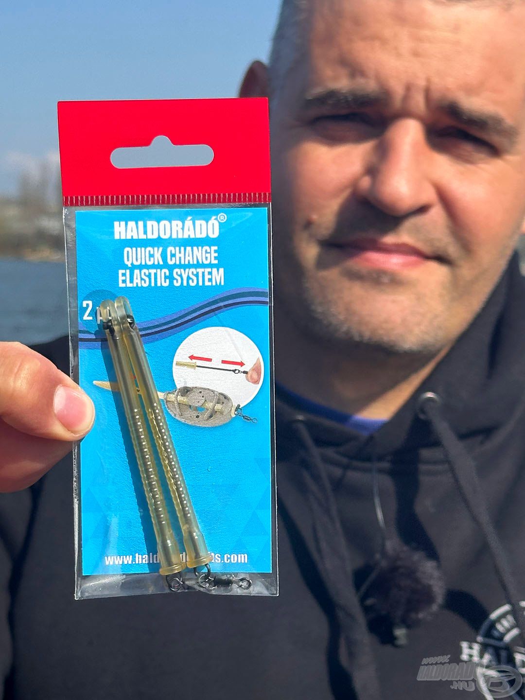 A HALDORÁDÓ Quick Change Elastic System használatával akár a QC Method Feeder Set kosarait, akár a HALDORÁDÓ QC Arrow Method Feeder kosarakat átalakíthatjuk gumis változattá!