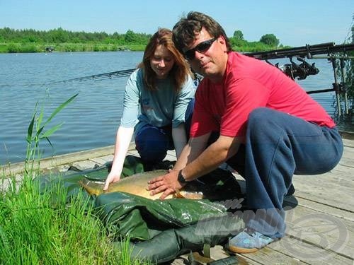 Élettárssal egy csapatban is lehet nagyot horgászni, bizonyította ezt Andrea és Ladányi Tamás a palicsi Tőzeg-tavon a tavaszi EURO Kupán