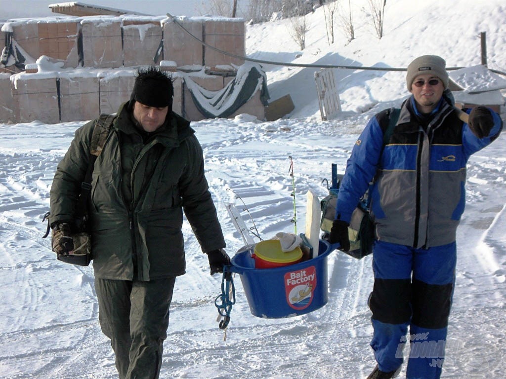 A másik két őrült horgász hármunk komplett felszerelésével