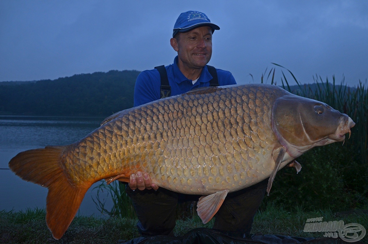 … és 21,78 kg-os tőpontyomat