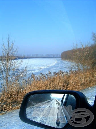 2006. január 28. - Jég alatt a Tisza. Idén a befagyás állapotának még csak közelébe sem került