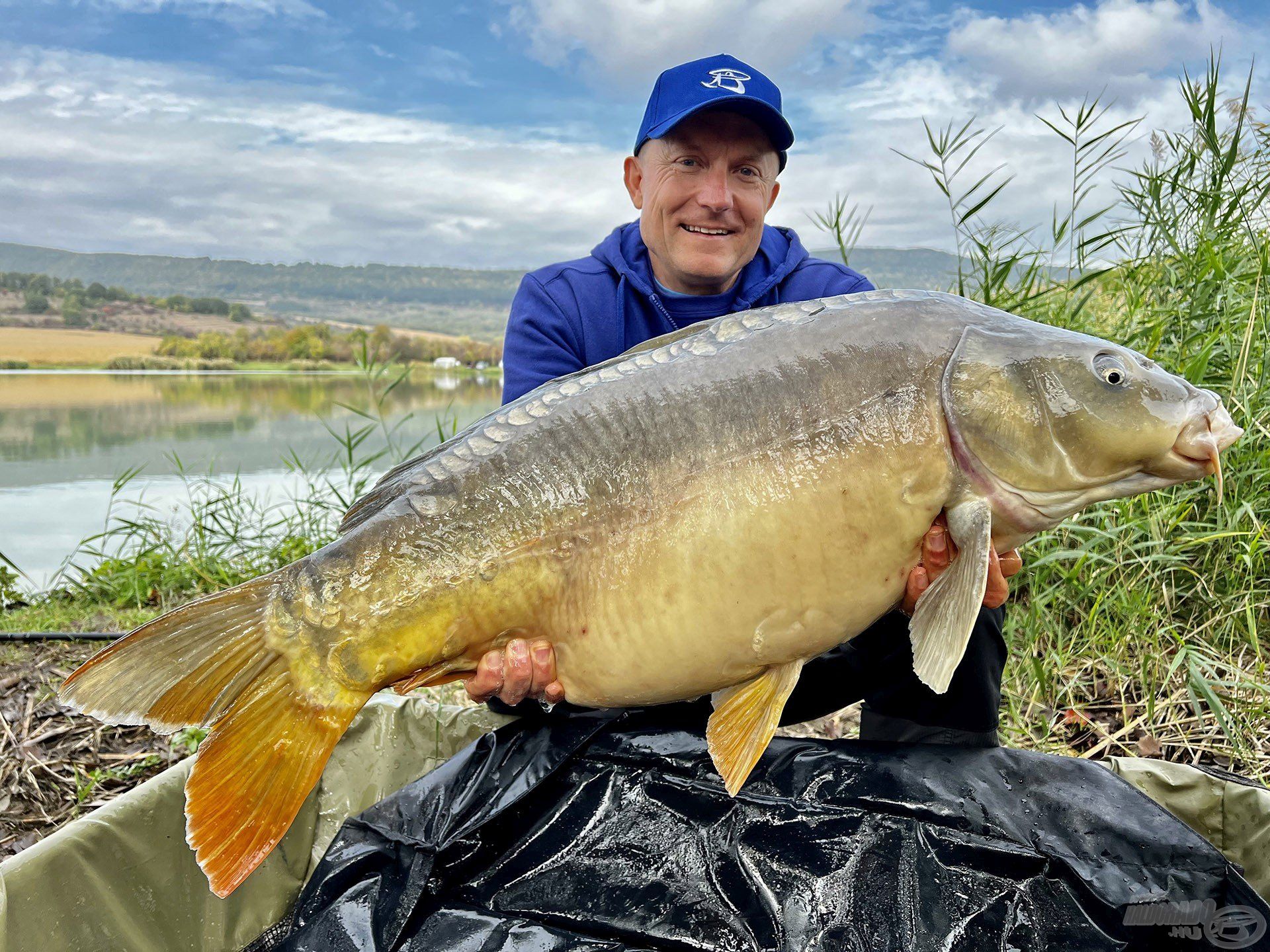 Bumm! Közel 20 kg-os tükörponty lett a hosszú, türelmes fárasztás eredménye!