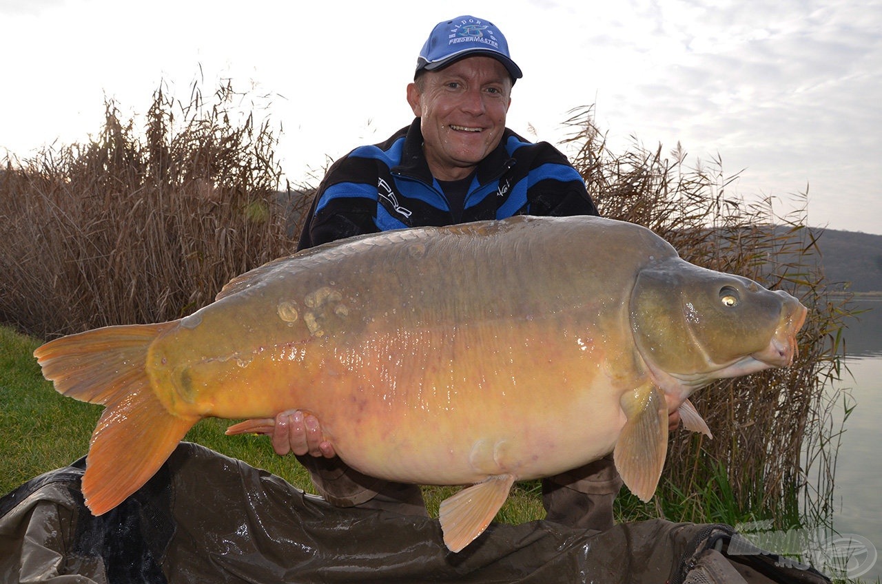 Gábor elő 20+-os hala, amely pontos súlya 21,2 kg