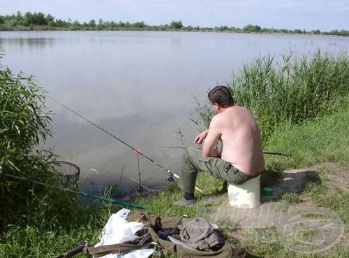 A kép megtévesztő. Ez a tó valóban a megye kedvelt versenypályája