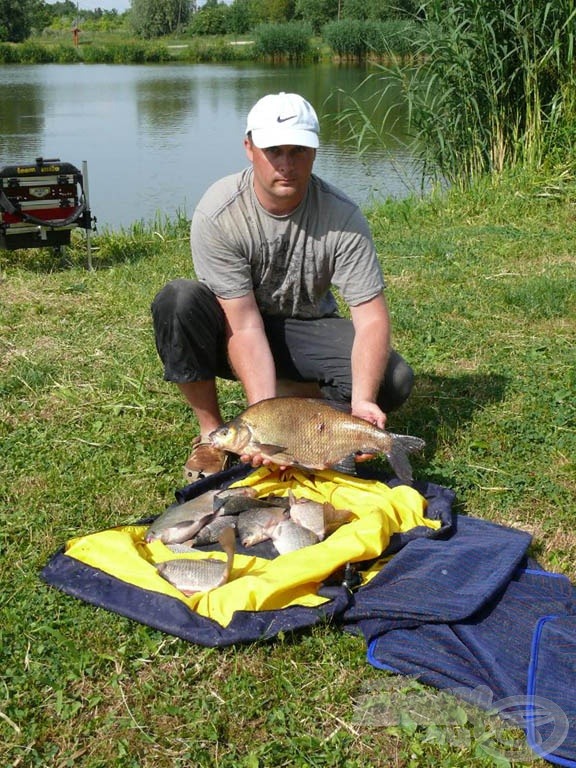 Gábeli Péter szektorgyőzelmet jelentő fogása, amelyben 2 db 2 kiló feletti dévér is volt!