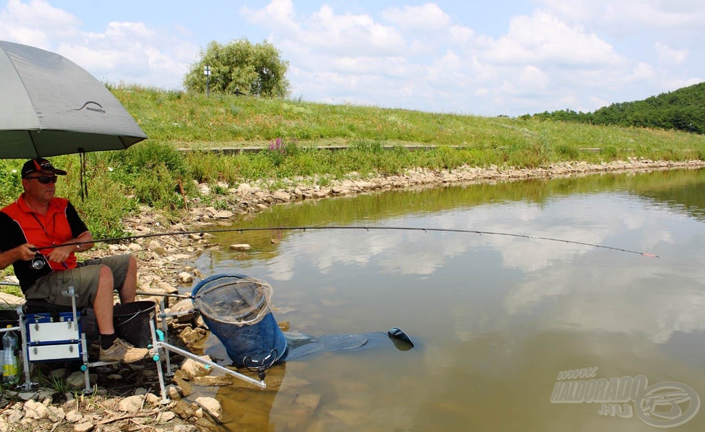 Sándor a finomabb, érzékenyebb feederbotokat részesíti előnyben a horgászatai során, de mégsem ettől igazán különleges az általa alkalmazott felszerelés