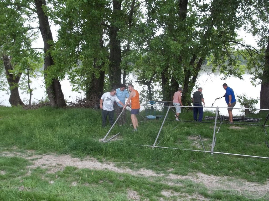 Lehet ismét „legózni”. Remélem, télen mindenki gyakorolta a fűzést!?