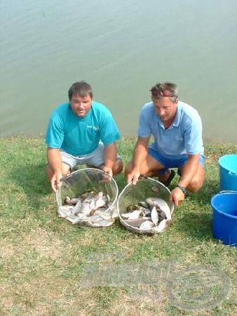 Hamar Péter és Imre Gábor az edzésen fogott halakkal