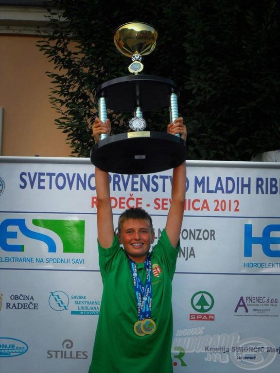 Közönségtalálkozó a szlovéniai Utánpótlás Horgász Világbajnokságon aranyérmet nyert Radácsi Kristóffal