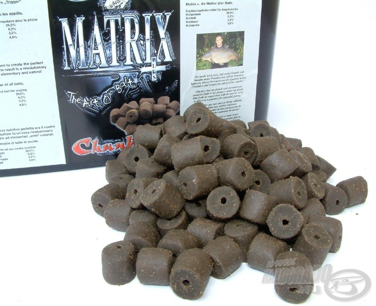 A Pelzer Matrix Chunks egy különleges, nagyméretű (15 és 21 mm-es) fúrt granulátum. Magas fehérjetartalmú, erős illatú, hal-, kagyló- és rákliszt ízesítésű anyag, a nagy halra horgászóknak