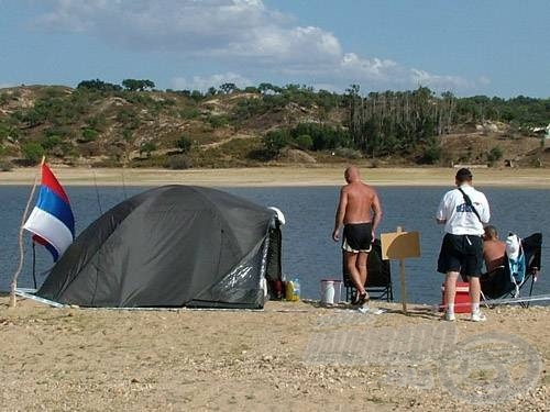 42 Celsius-fok fölötti kánikulában úgy divatoztak a versenyzők, ahogy csak tudtak…