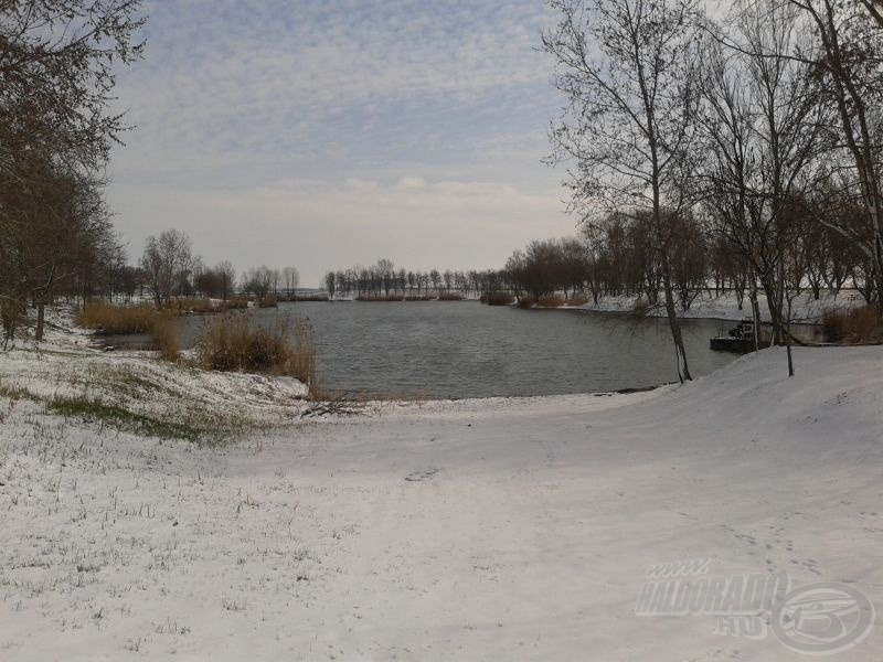 Fagyos téli látkép a tóról március 16-án