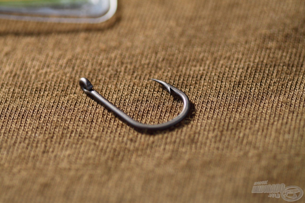 A PB Products Jungle Hook horgot klasszikus forma és a vékony anyag jellemzi, mégis bivalyerős és acélos. Akadós terepre is kifejezetten ajánlott!