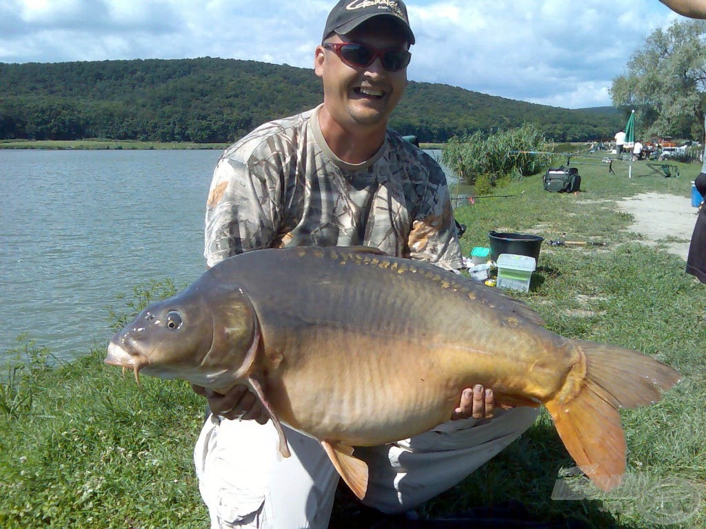 Életem hala ez a 21,95 kg-os ponty, amelyet feederbottal sikerült megfognom!