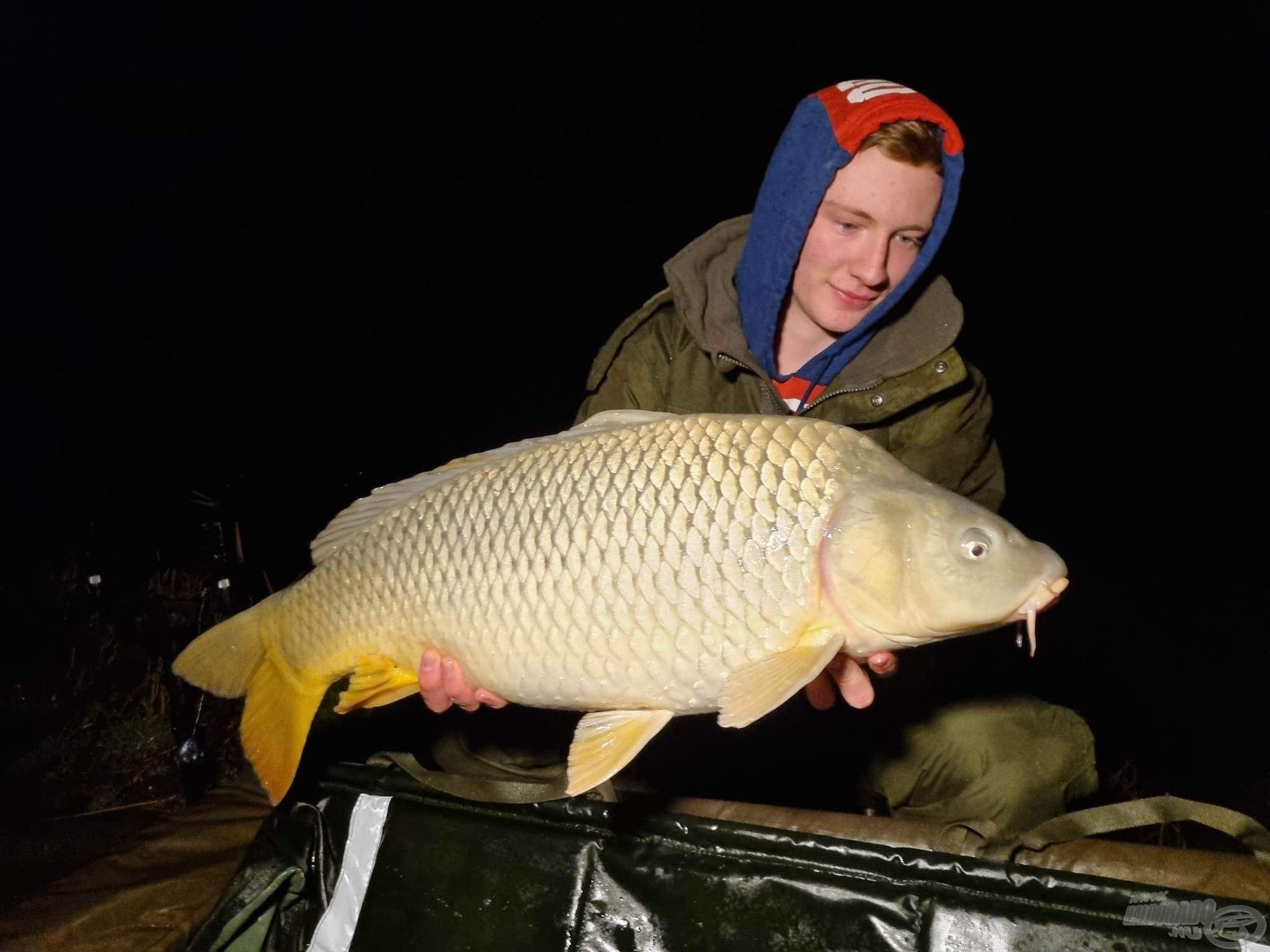 Andris és első 10 kilogramm feletti szálkai tövese. A hal pontos súlya 10,26 kg volt