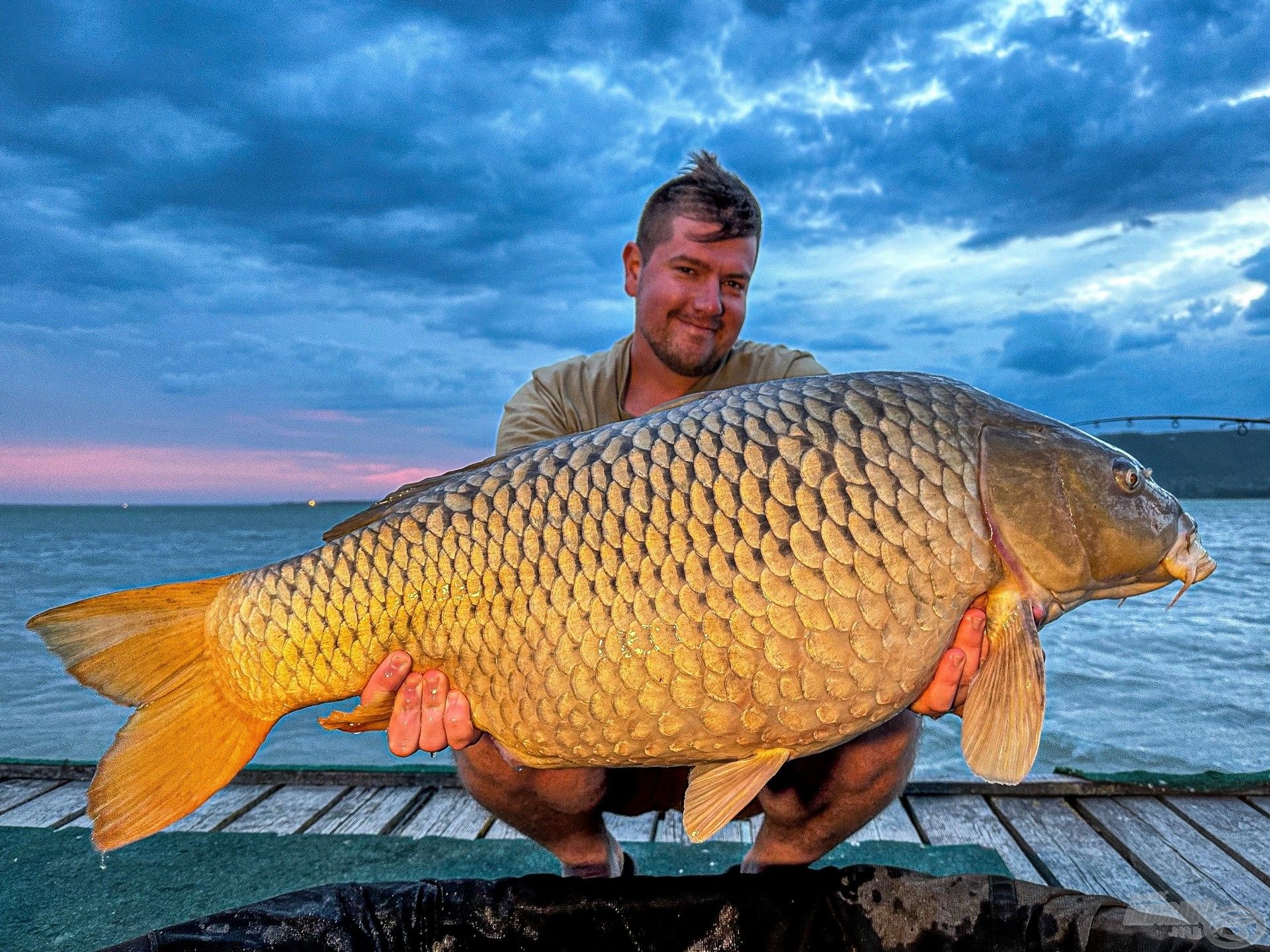 Peti és a vihar pontya, bőven 18 kiló feletti, mesés pikkelyes