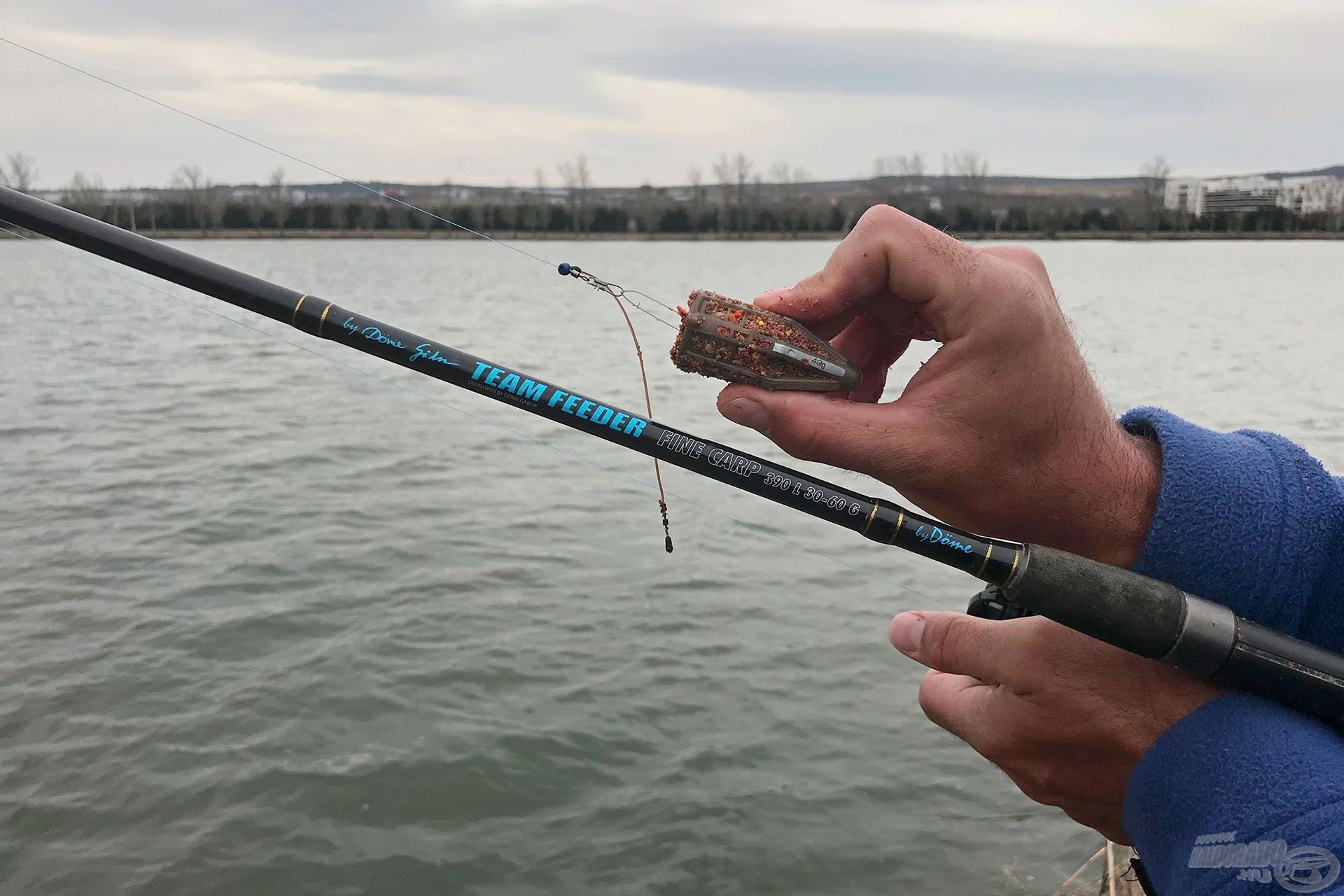 A By Döme TEAM FEEDER Fine Carp 390 cm hosszban, ideális a „bullet” kosaras horgászatokhoz