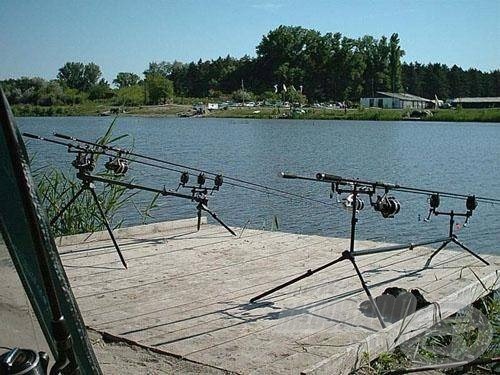 Új fogalmakkal ismerkedtünk meg, „rod pod”, „swinger”, „hangkijelző”, „dobócső”, „dip” stb. - te jó ég, ennyire bonyolult a bojlizás, vagy csak egyesek teszik bonyolulttá és túlmisztifikálttá?!