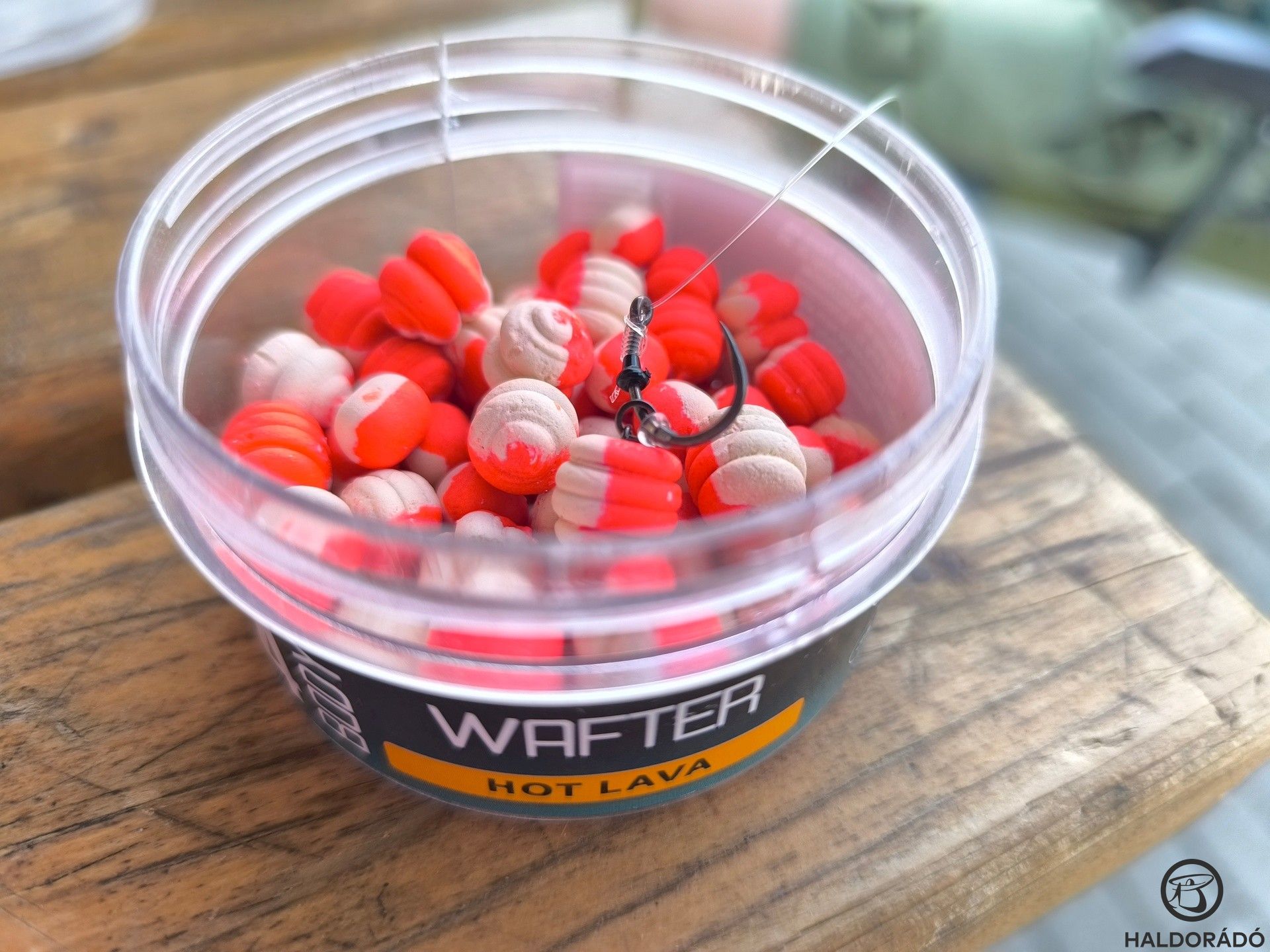 … és Hot Lava sem maradhatott otthon természetesen