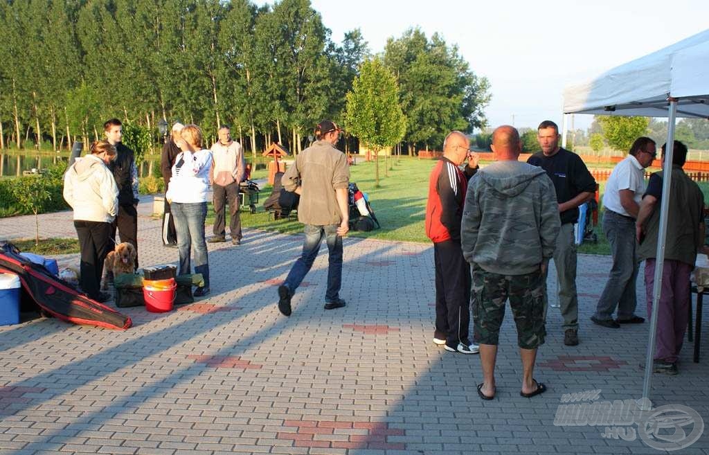 Ismerős arcok, rendszeresen visszatérő horgászok köszöntötték egymást