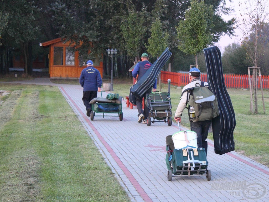 A sorolás után irány a kihúzott horgászhely