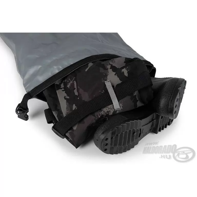 FOX Rage Voyager Dry Bag 30 L / 8