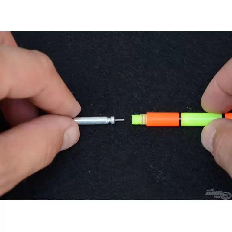 HALDORÁDÓ Ni-LED világító úszó 8 g + ajándék lithium elem / 6