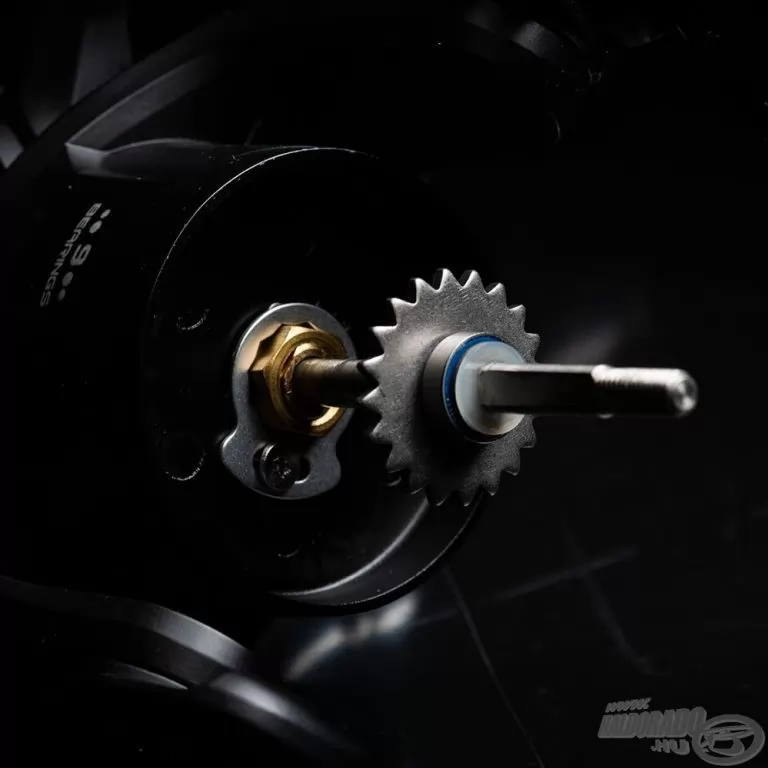 SAVAGE GEAR SGS8 14000 FD / 9