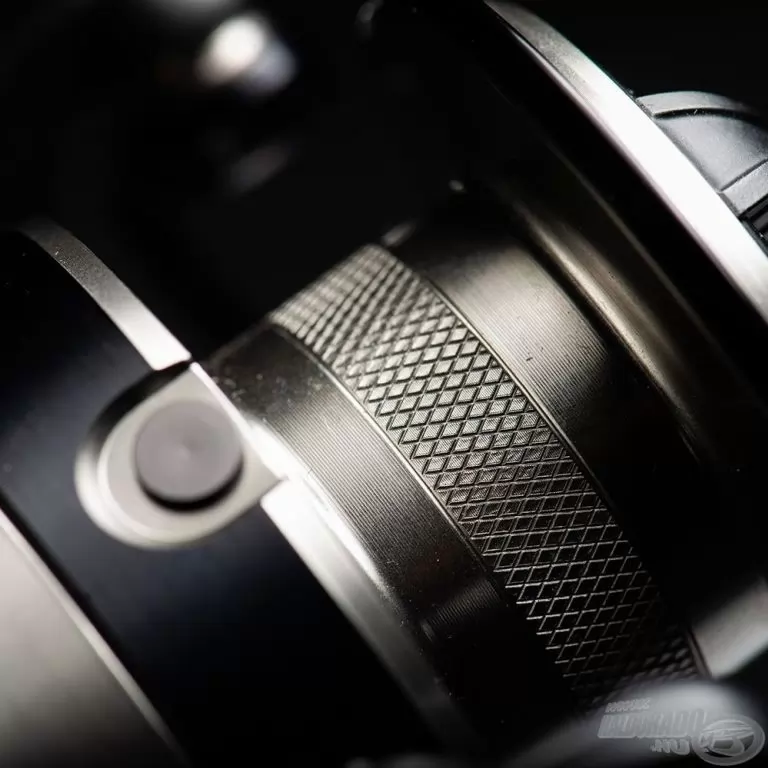 SAVAGE GEAR SGS8 4000 FD orsó  / 3