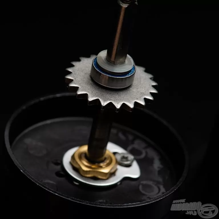 SAVAGE GEAR SGS8 4000 FD orsó  / 8