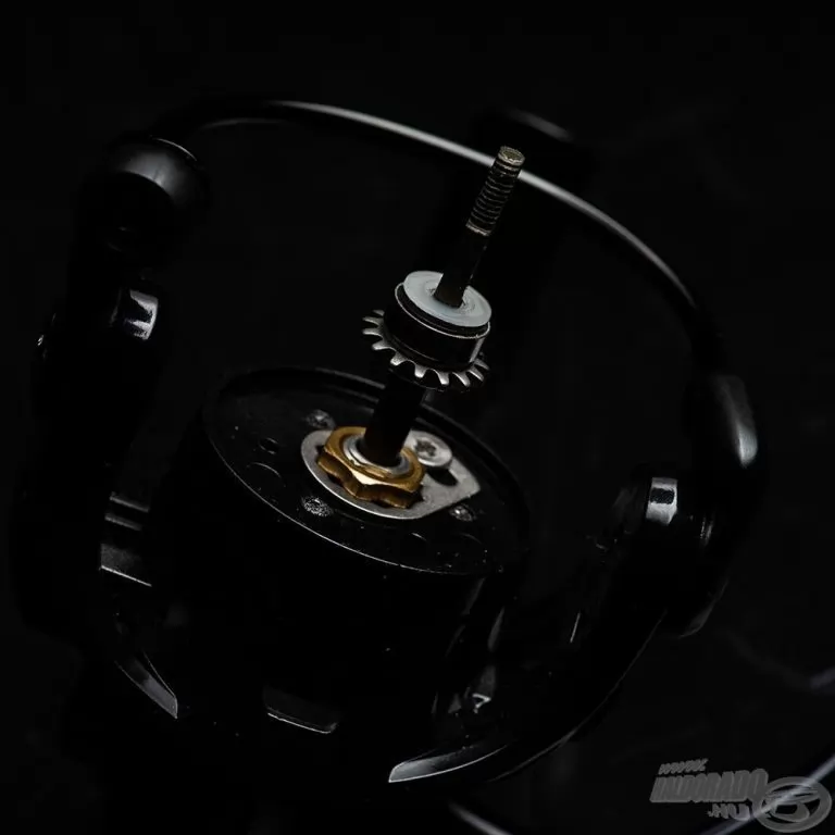 SAVAGE GEAR SGS8 8000 FD / 6