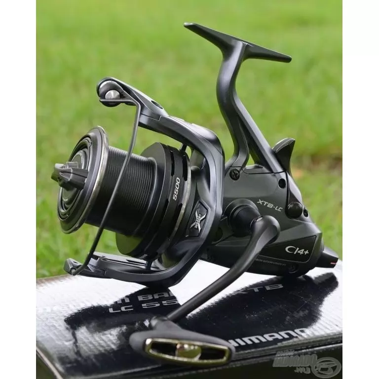 SHIMANO Medium Baitrunner CI4 5500 XTB LC / 5