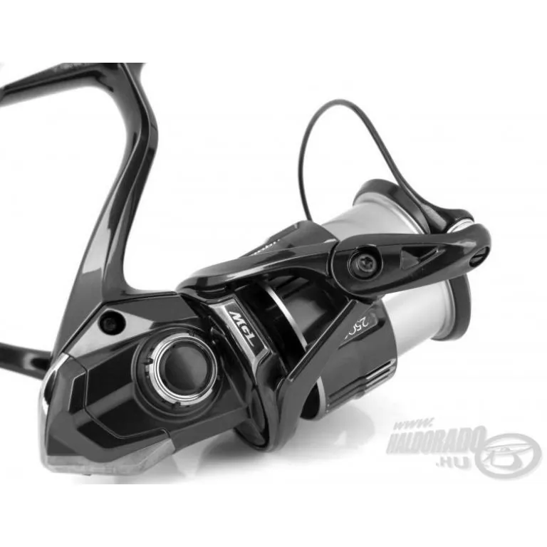 SHIMANO Vanquish C2000S FB + Ajándék / 4